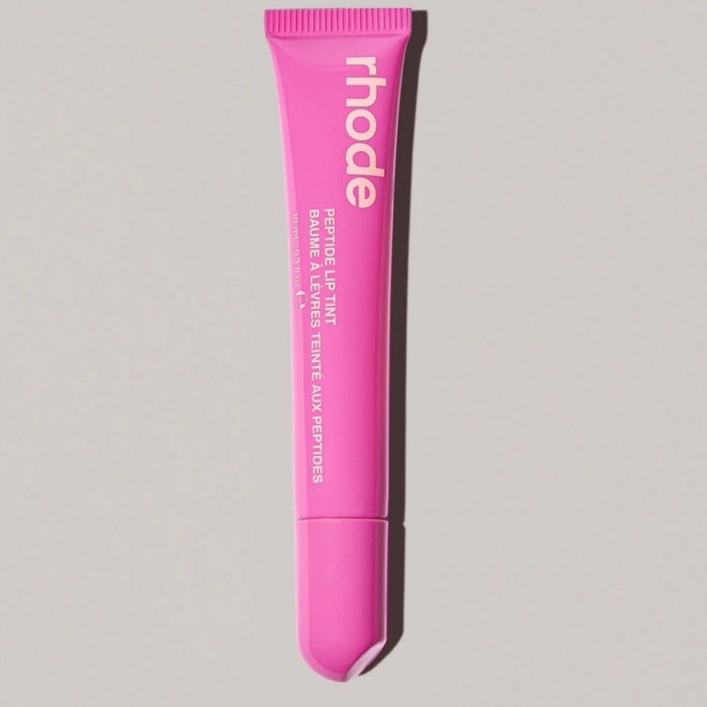 Rhode Peptide Lip Treatment ~ Strawberry Shortcake
Limited Edition